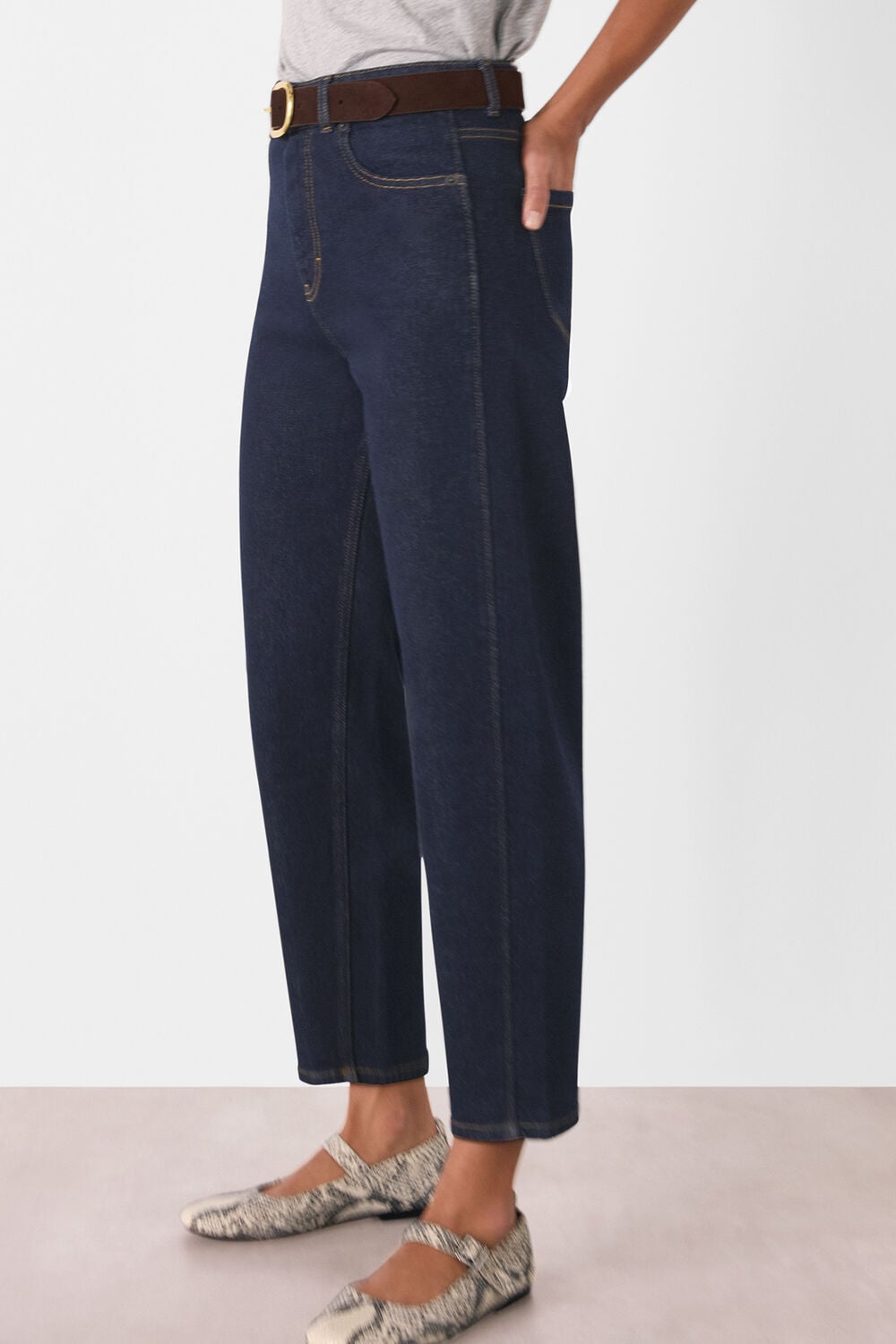 Stretch Barrel Leg Jean