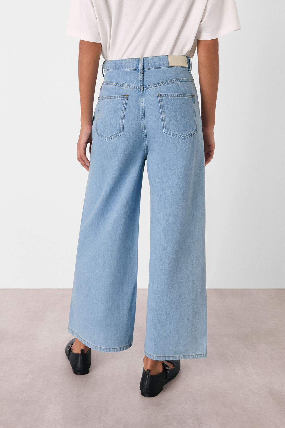 Wide Leg Cropped Jean