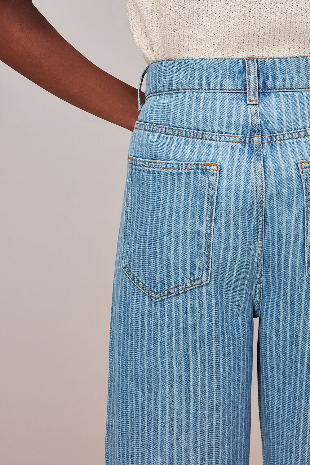 Stripe Barrel Leg Jean