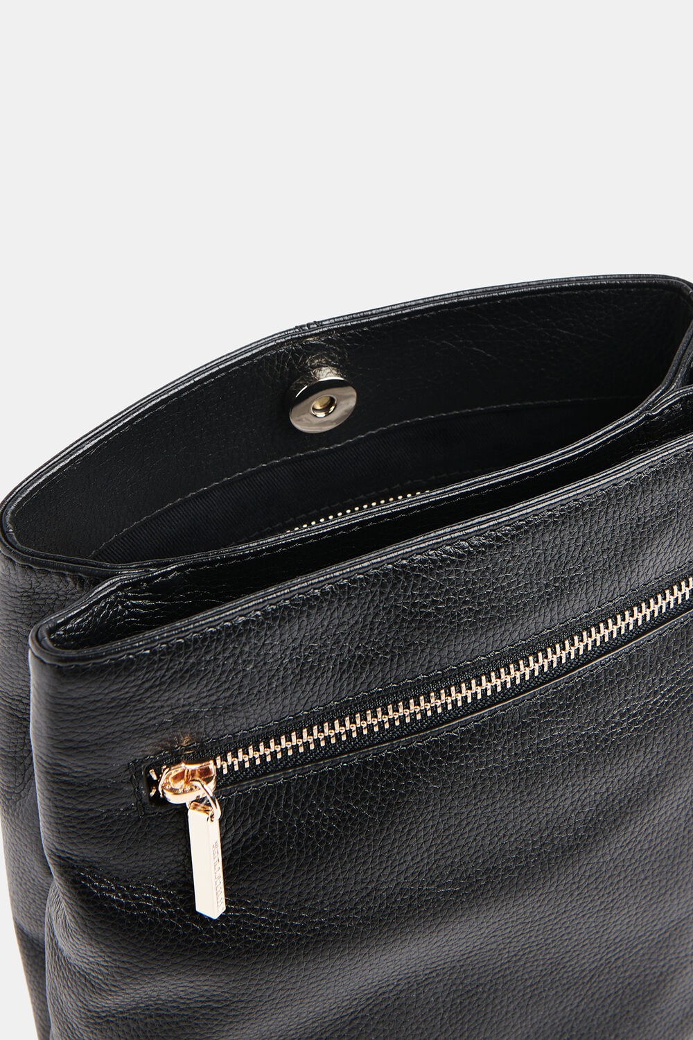 Dion Bucket Bag