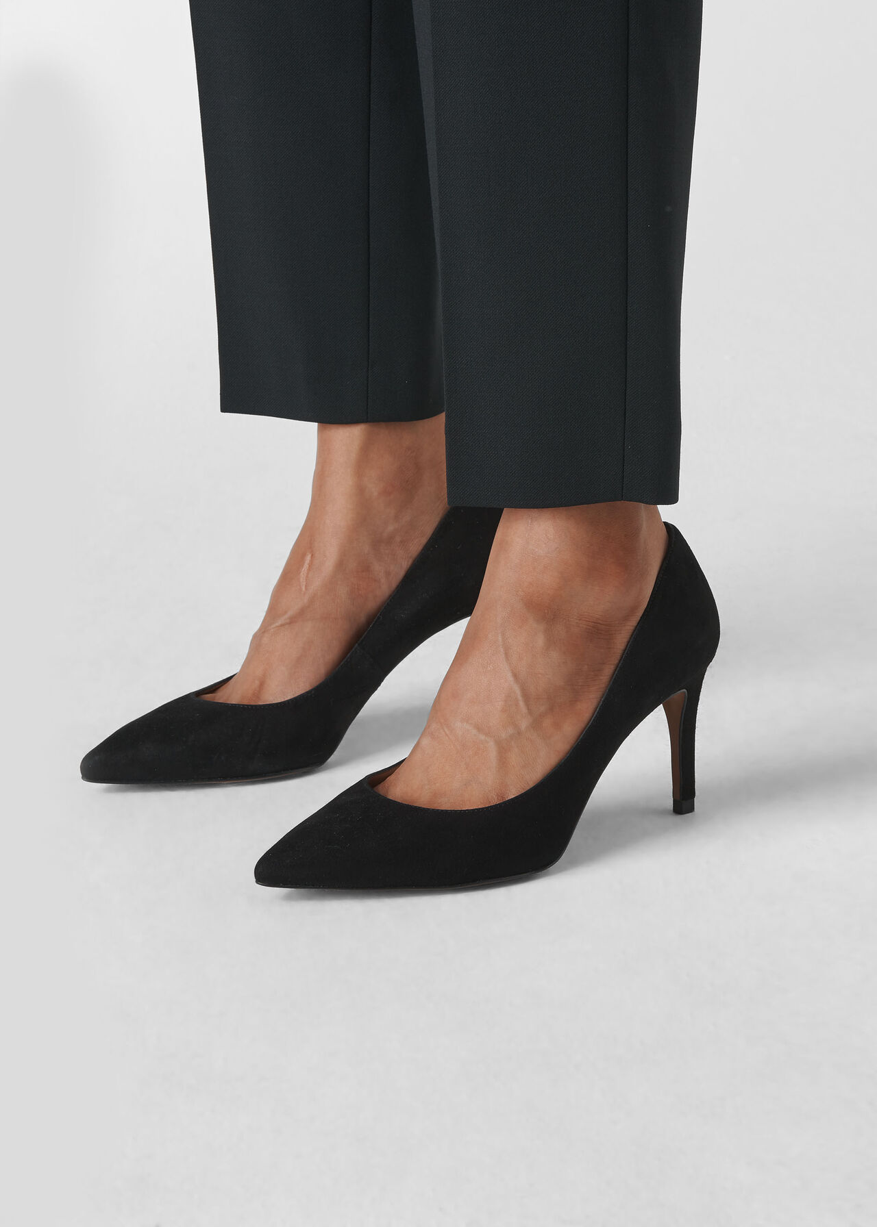 Cari Mid Suede Point Pump Black