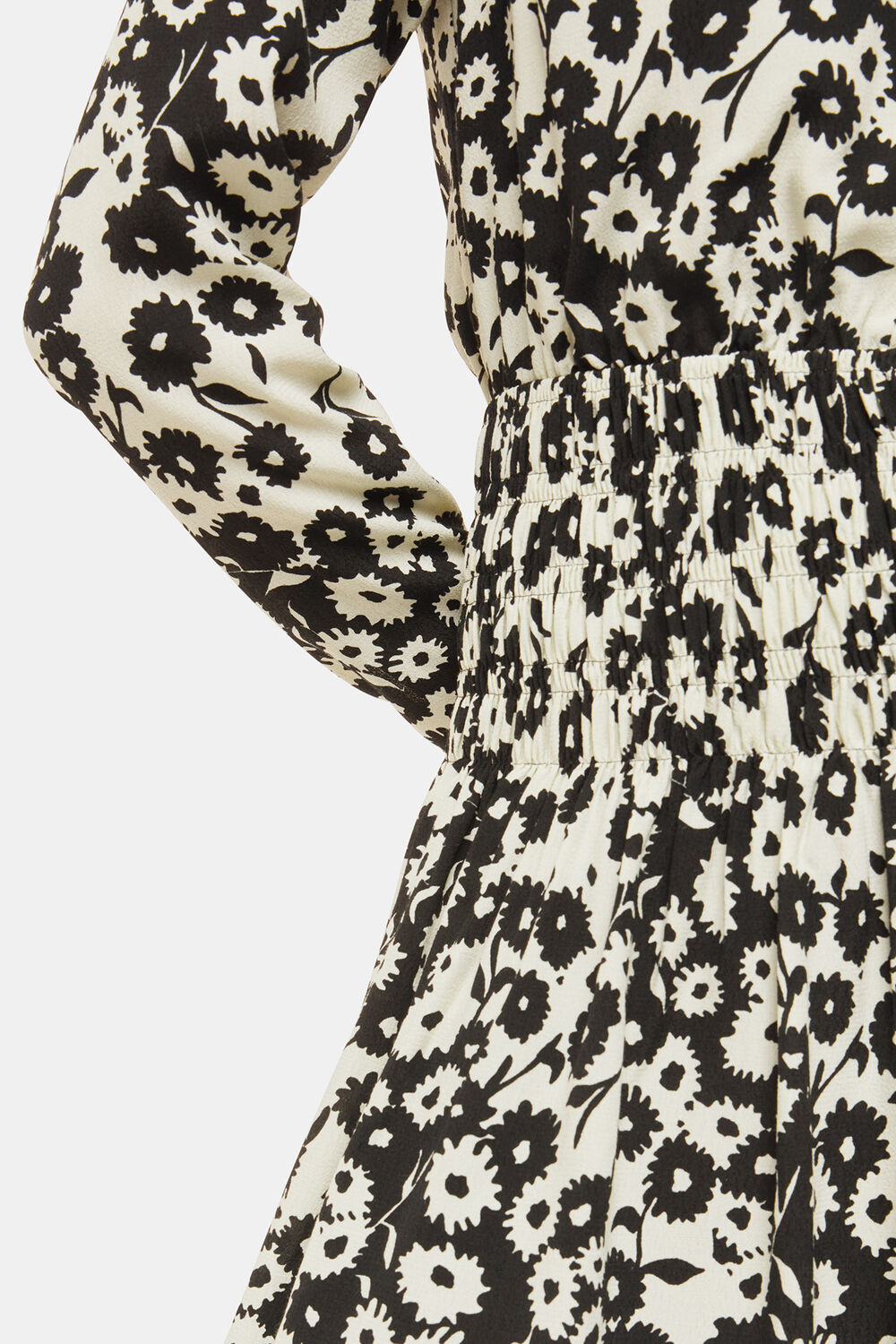 Black Petite Riley Floral Shirred Dress
