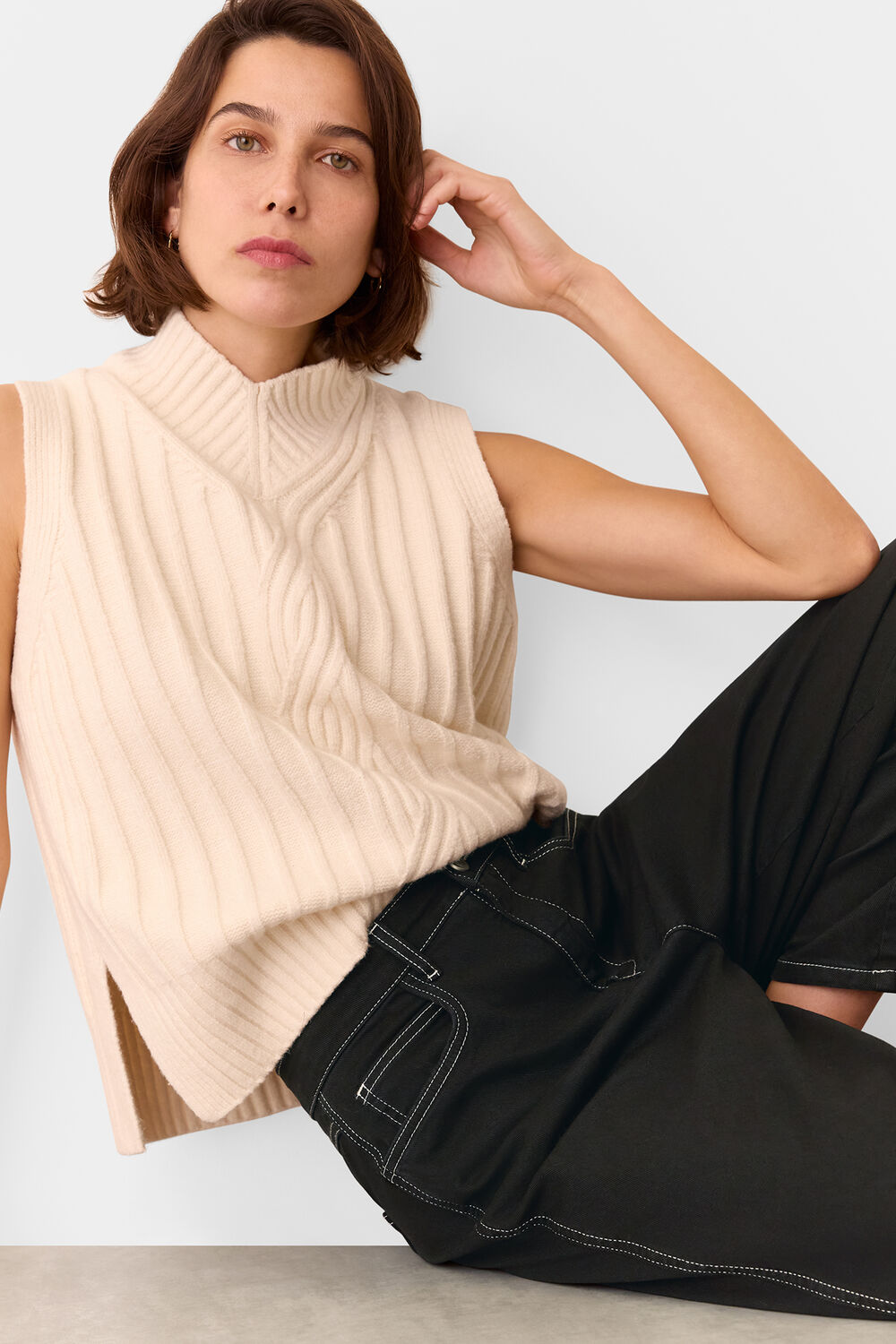 Contrast Detail Barrel Jean