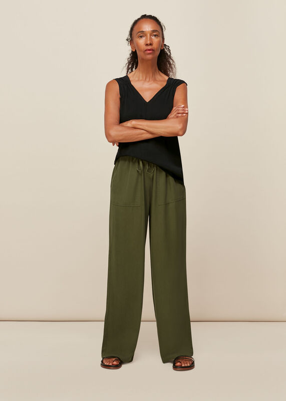 Black Lisbeth Gathered Detail Top