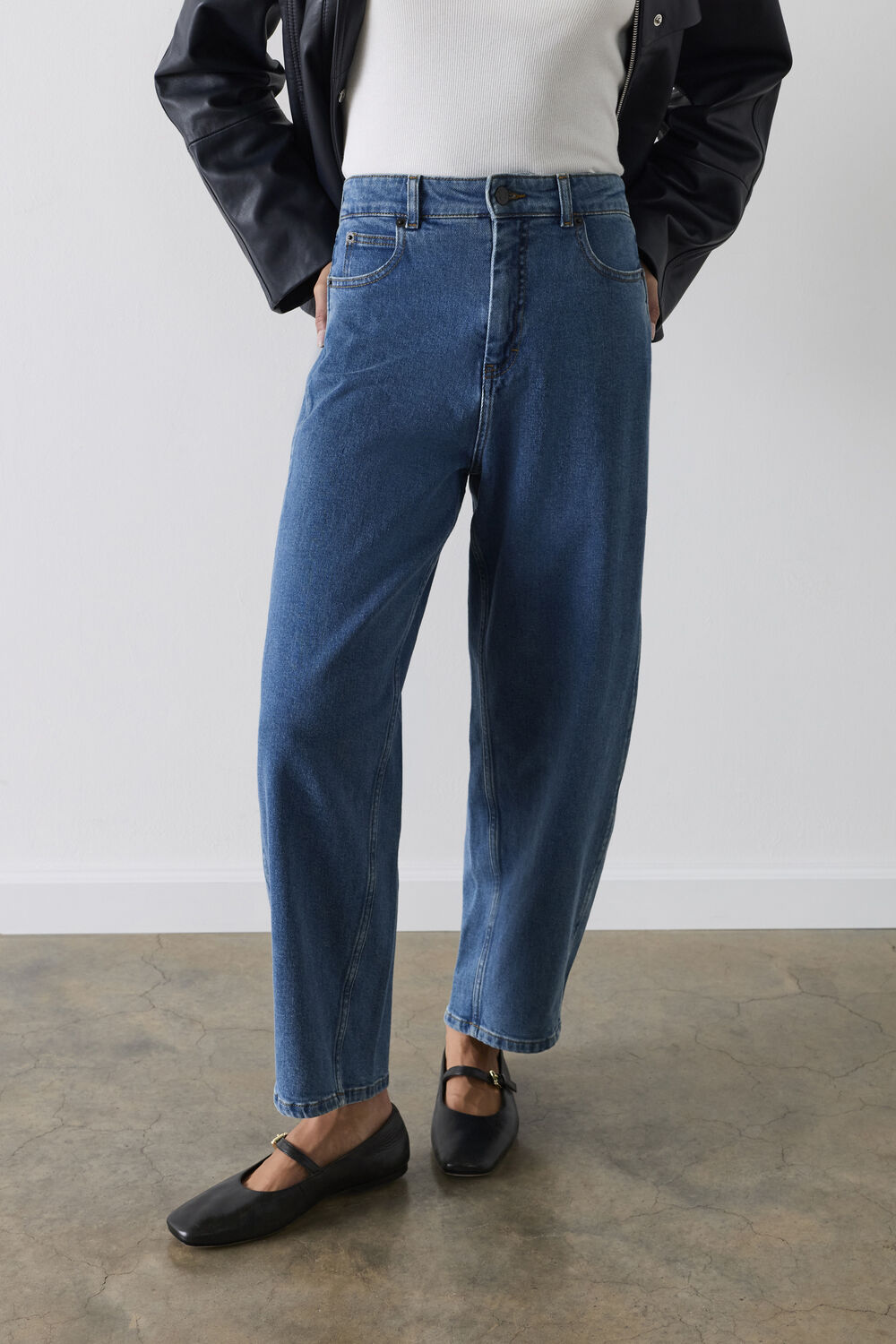 Denim Stretch Barrel Leg Jean