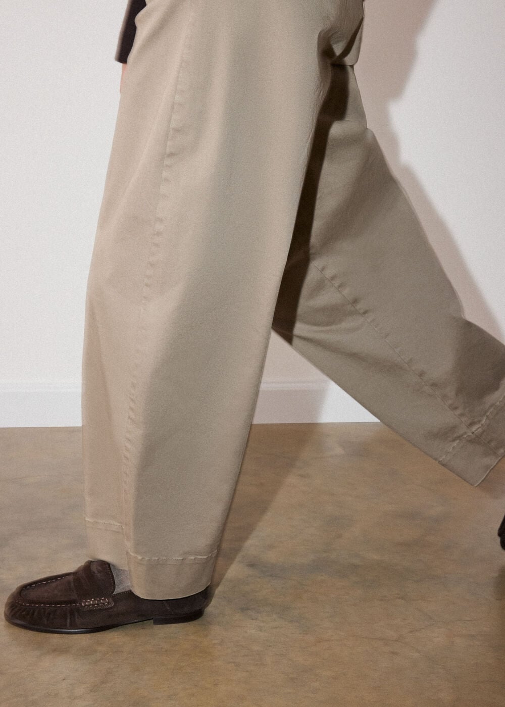 Clean Cotton Barrel Trouser