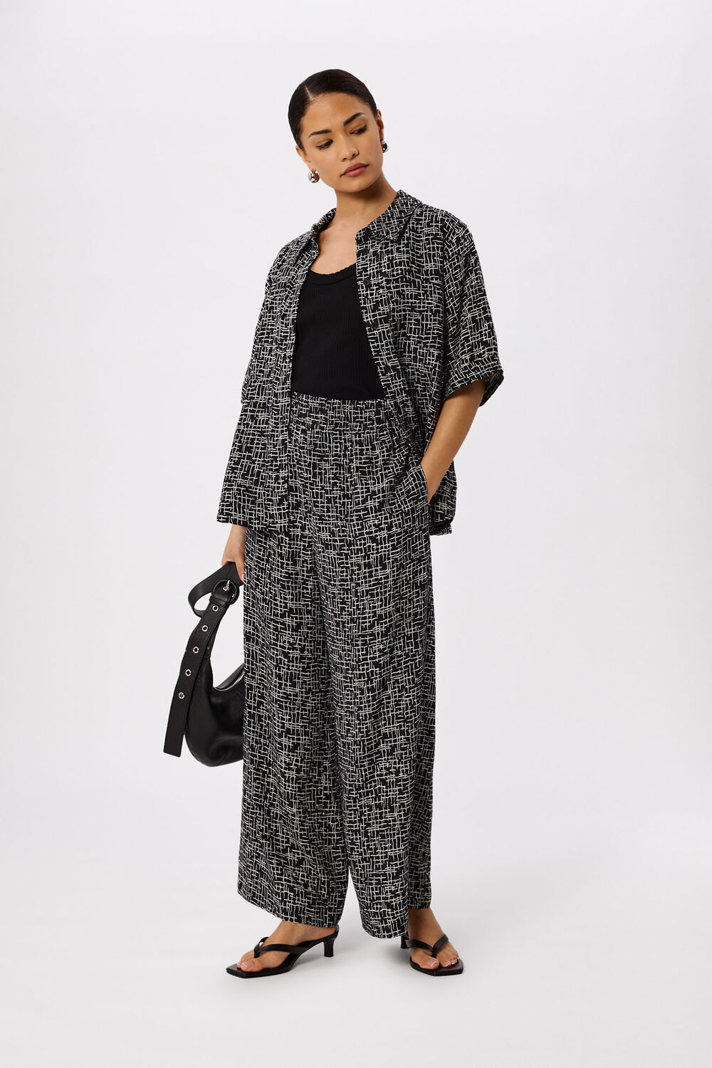 Black Petite Woven Grid Crop Trouser
