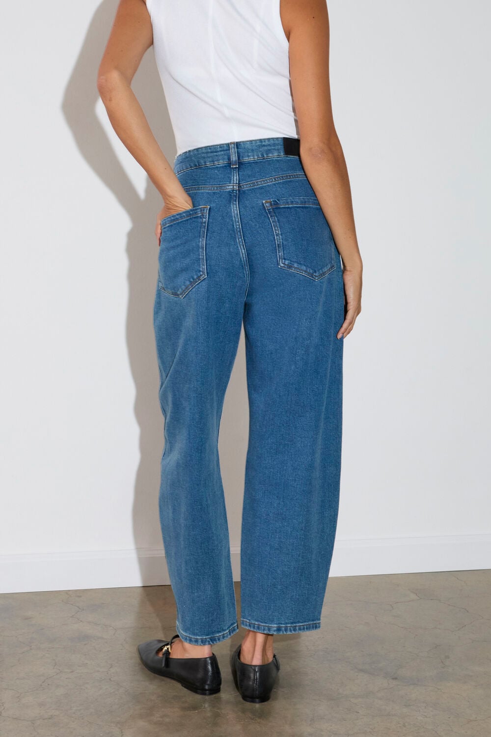 Petite Stretch Barrel Leg Jean