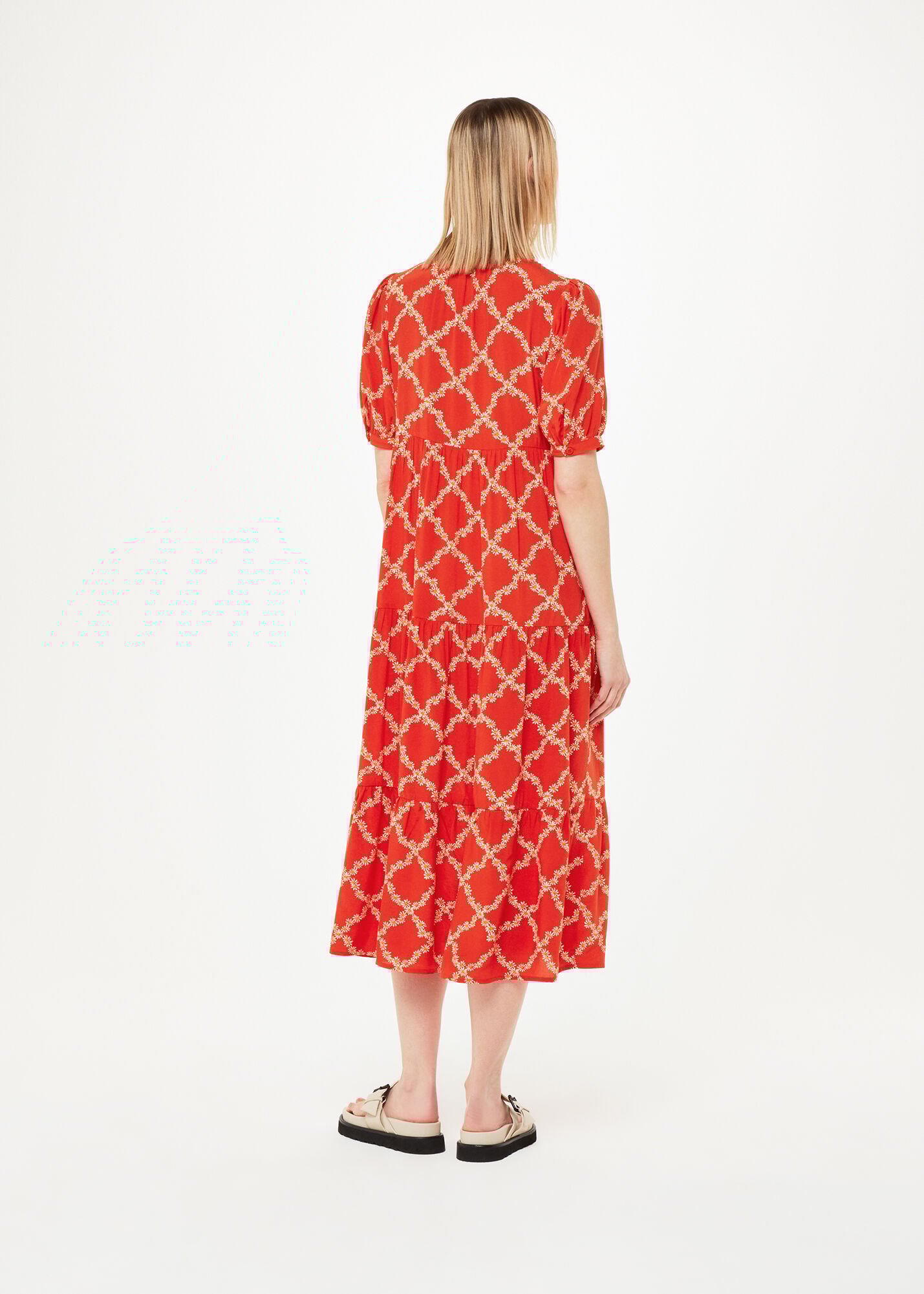 Red dress with daisies shop