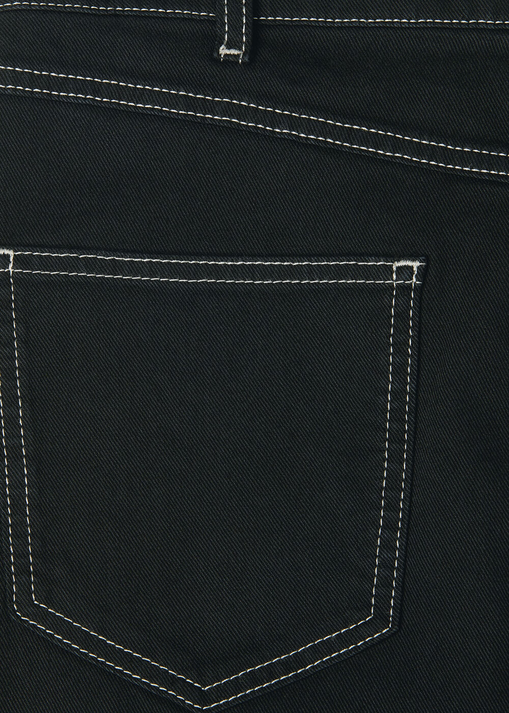 Contrast Detail Barrel Jean