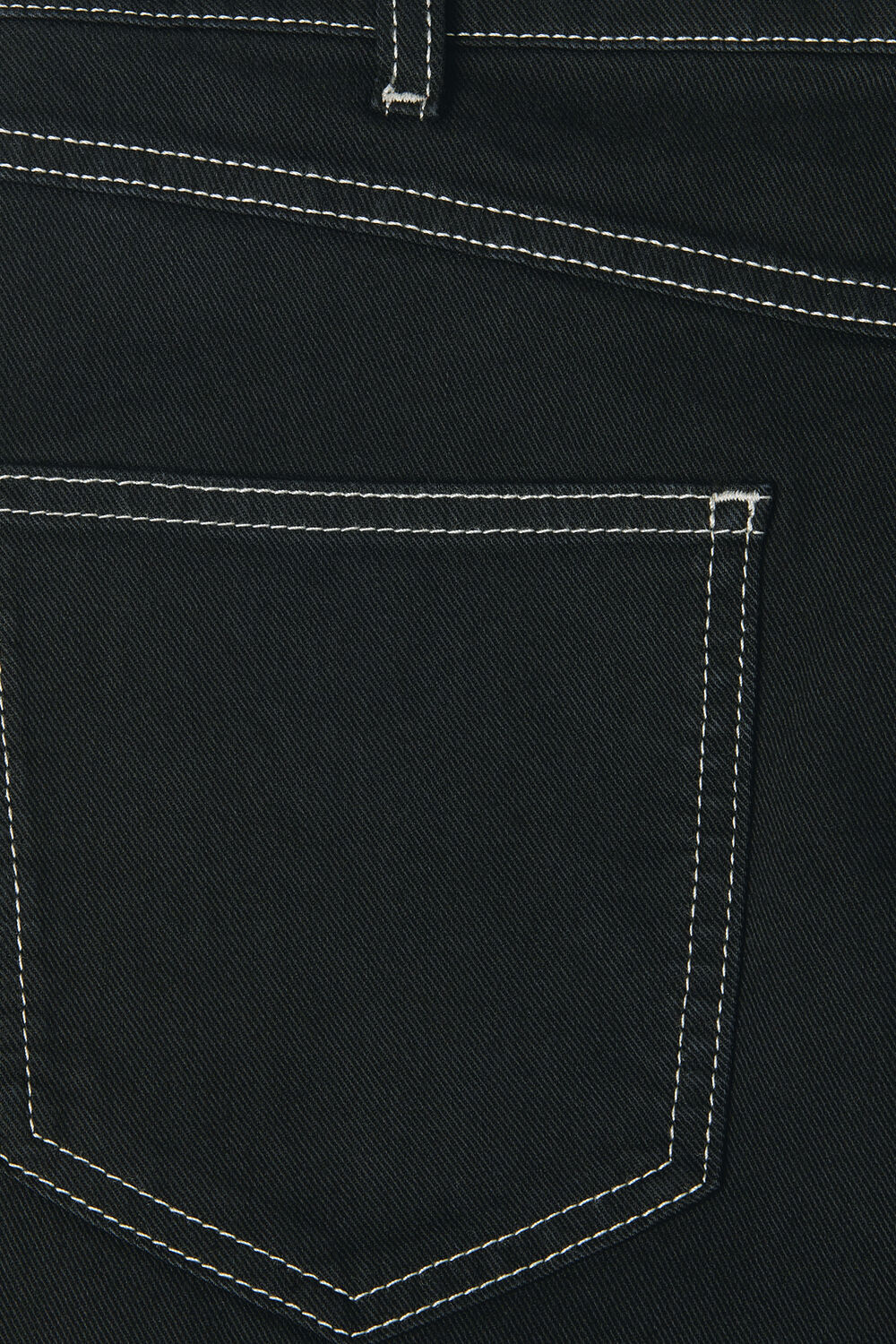 Contrast Detail Barrel Jean