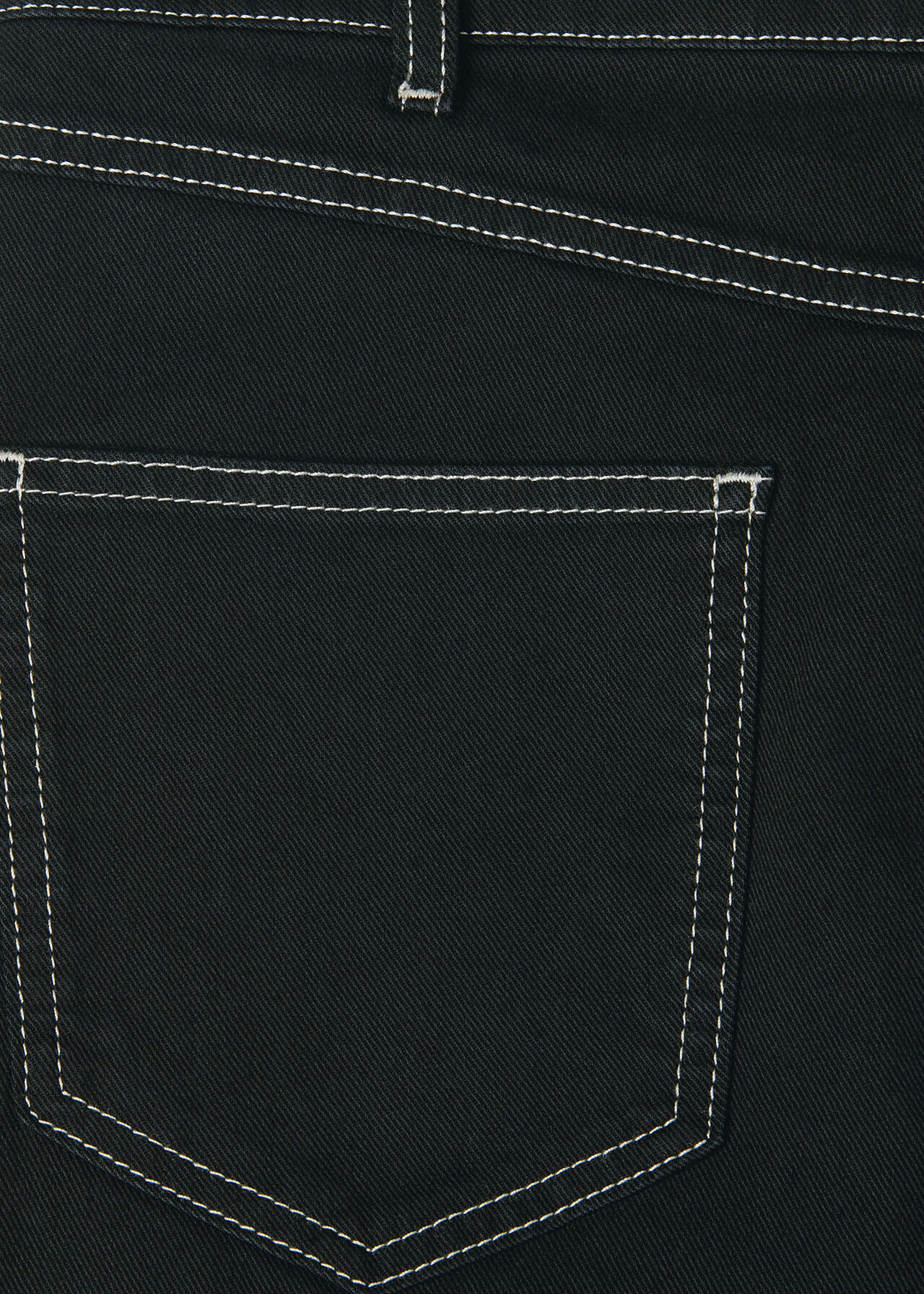 Contrast Detail Barrel Jean