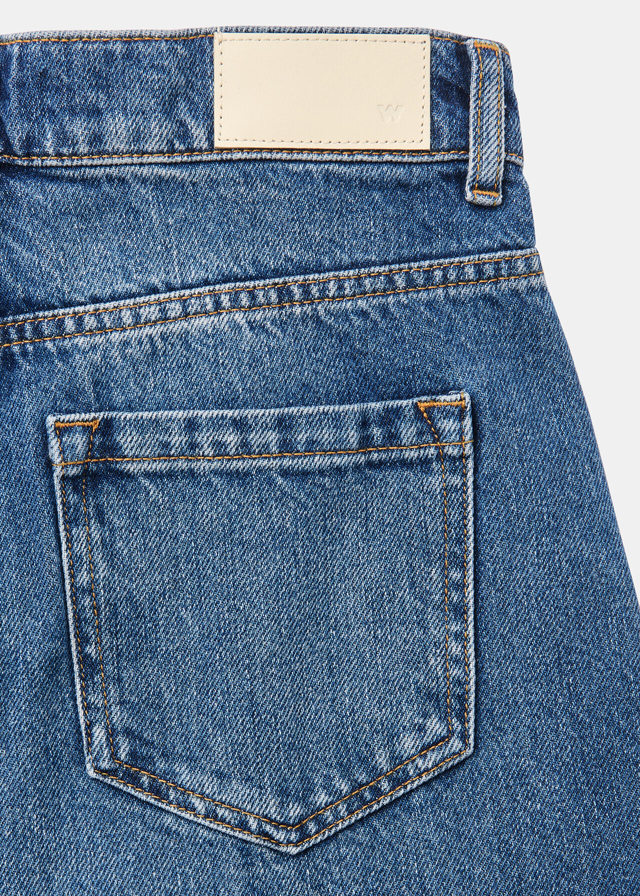 Authentic Barrel Leg Jean