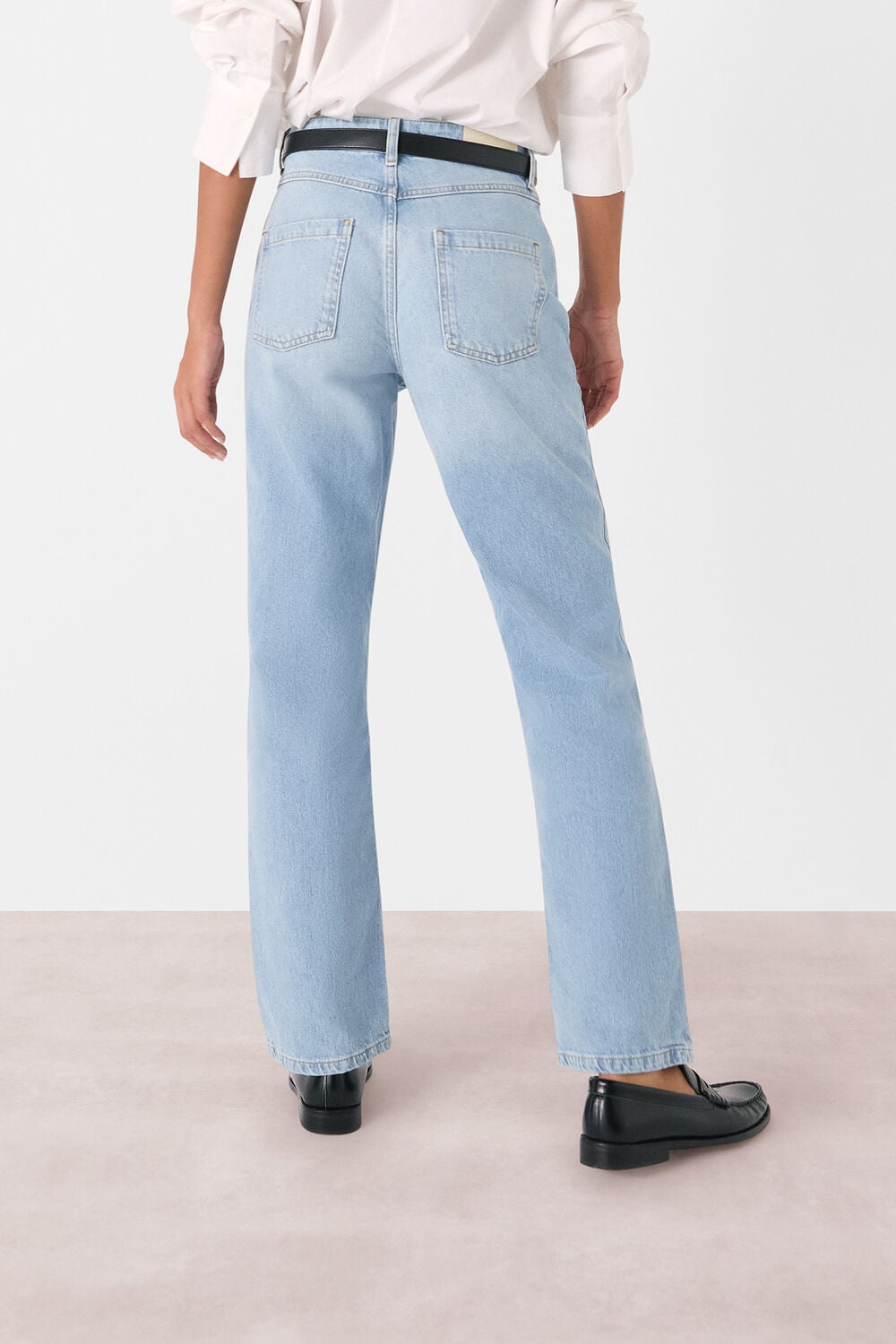 Light Wash Classic Straight Leg Jean
