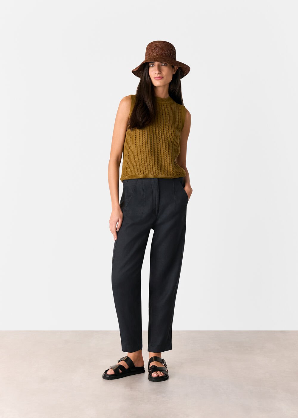 Linen Barrel Leg Trouser