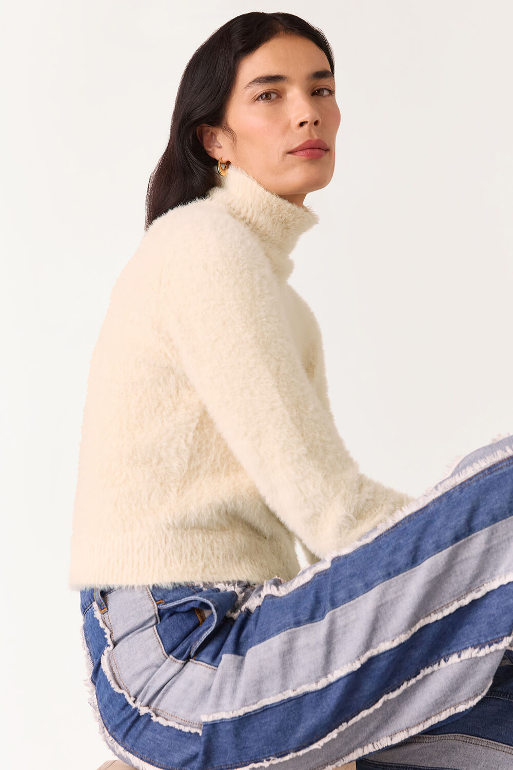 Isla Cropped Fluffy High Neck