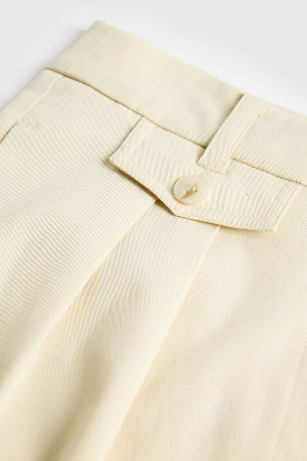 Neutral Cotton Bermuda Short