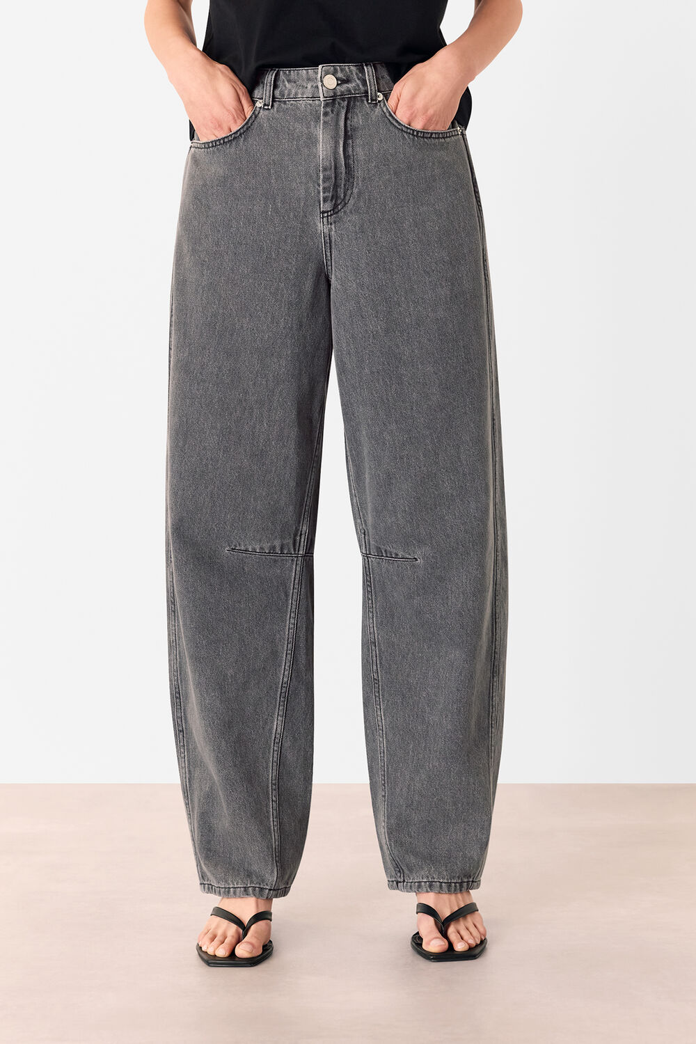 Grey Horseshoe Barrel Leg Jean