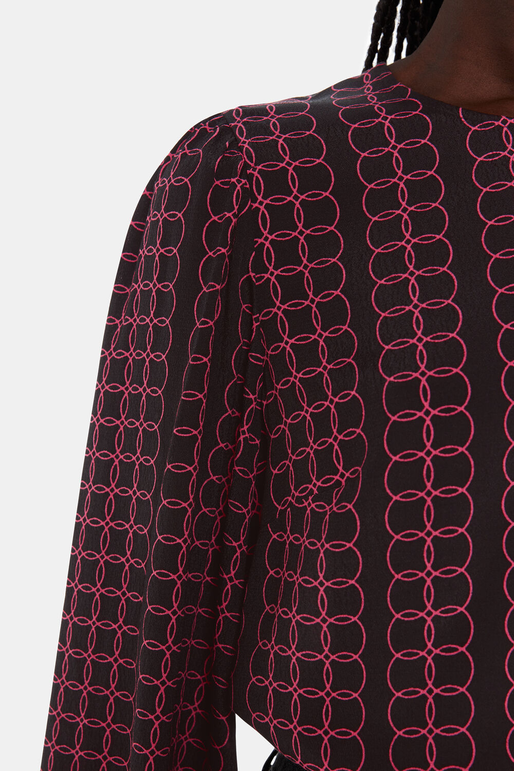 Black Circle Link Blouse
