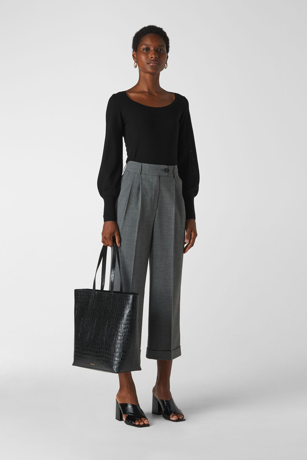 Fine Merino Scoop Neck Knit Black