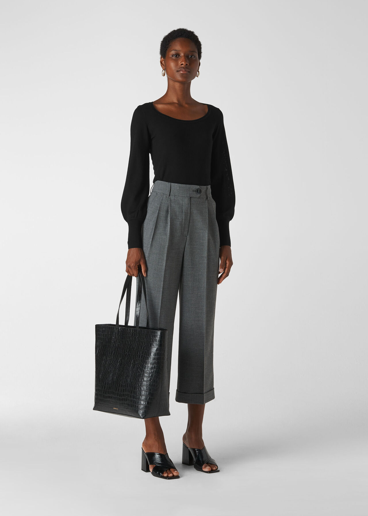 Fine Merino Scoop Neck Knit Black