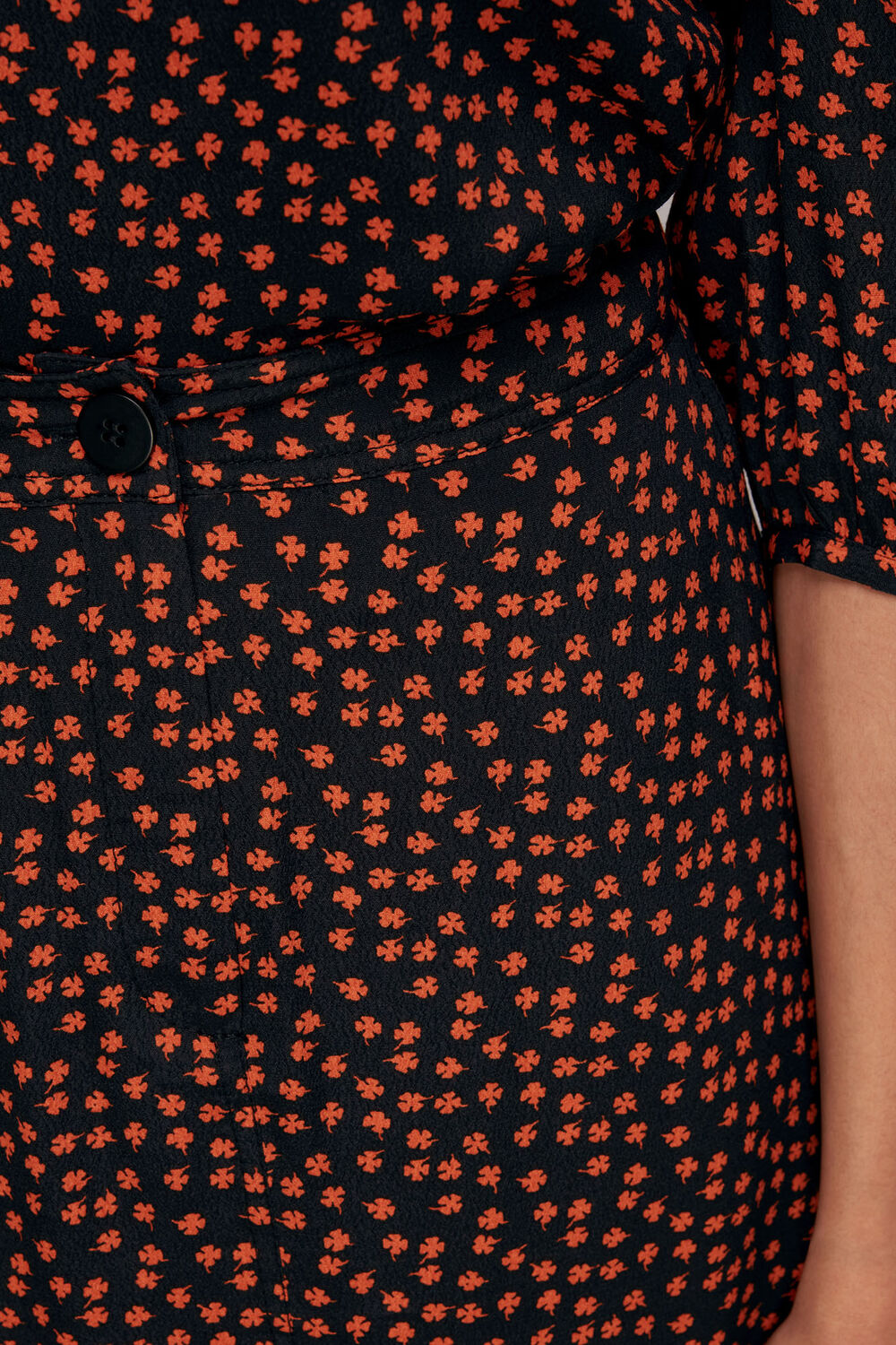 Dainty Floral Button Skirt