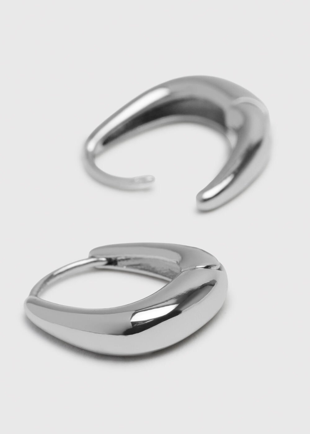 Curved Square Huggie Hoop