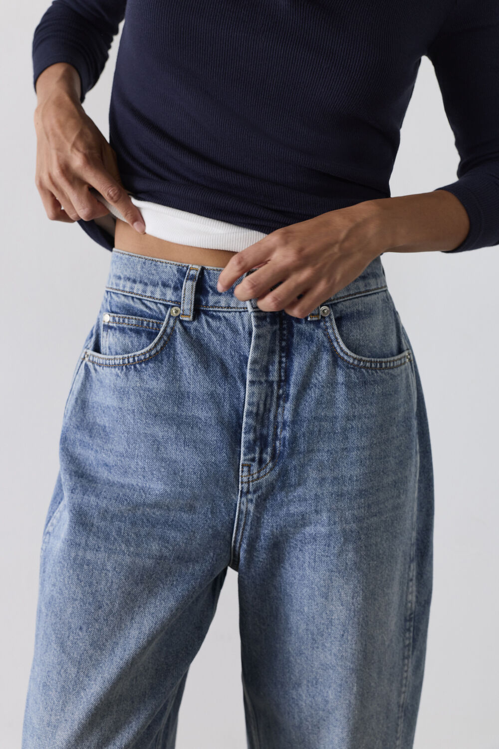 Light Wash Authentic Barrel Leg Jean