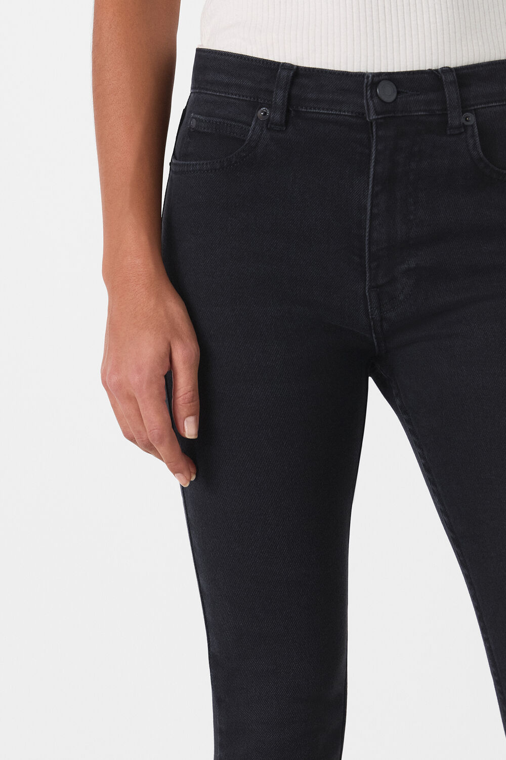 Stretch Sculpted Skinny Jean