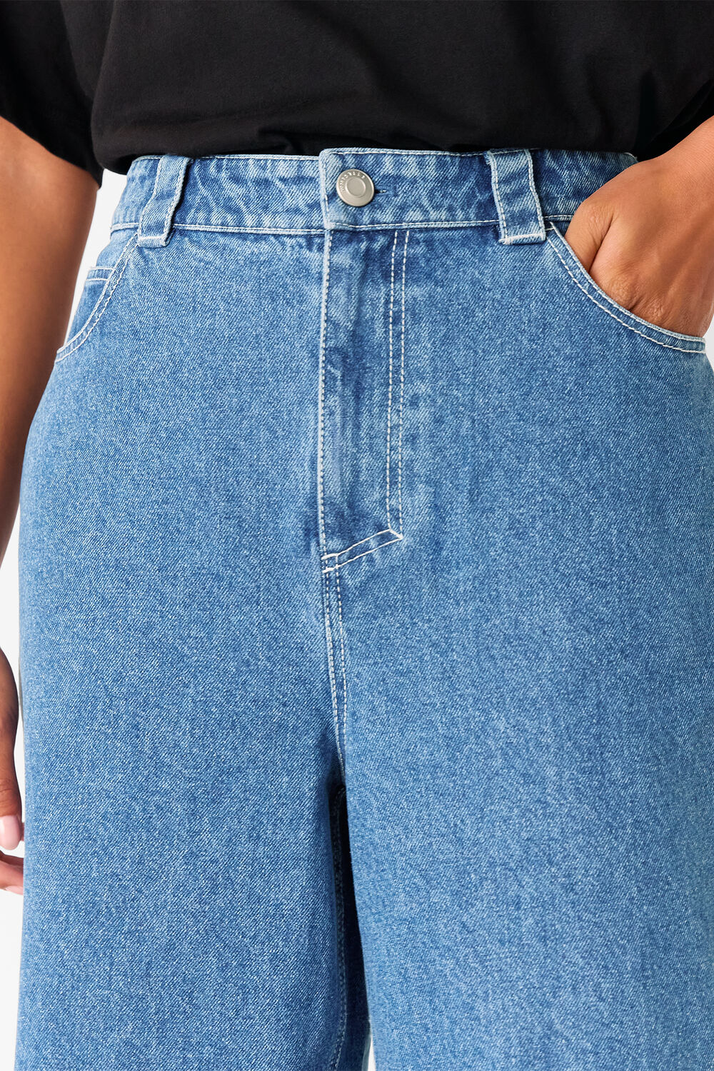 Petite Relaxed Straight Leg Jean