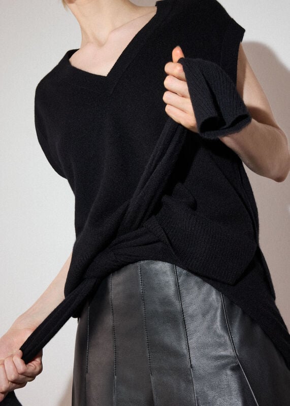 Black Cashmere V Neck Tank
