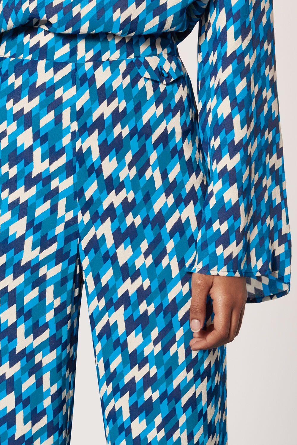 Diagonal Diamond Flare Trouser