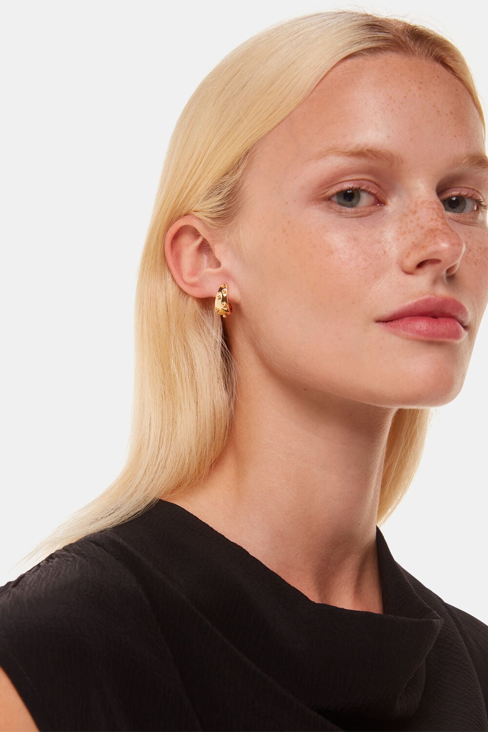 Mini Bead Curved Earring