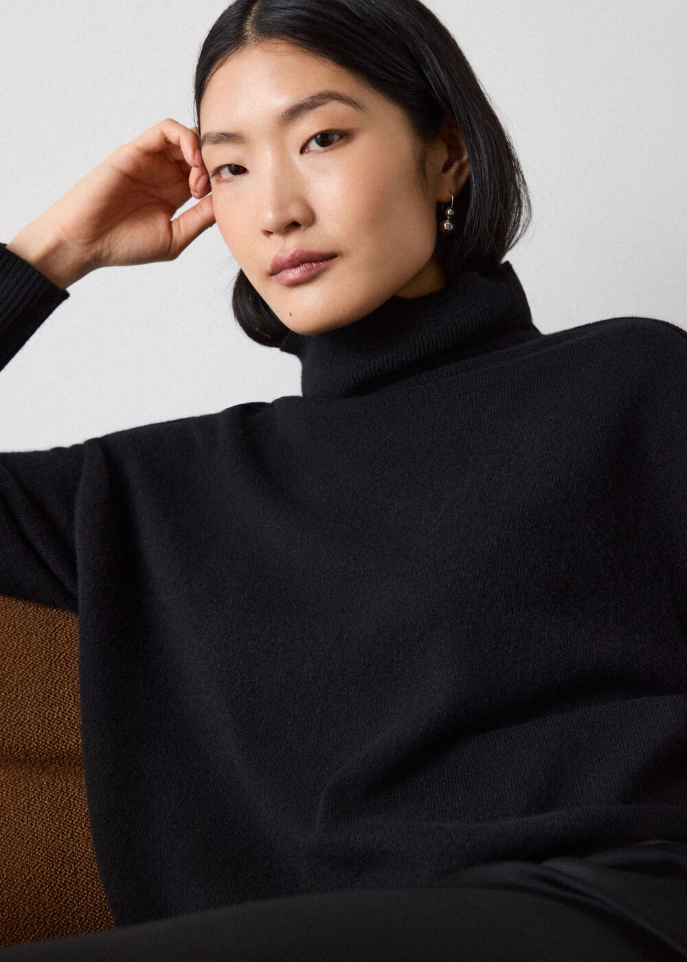 Cashmere Seam Roll Neck Knit