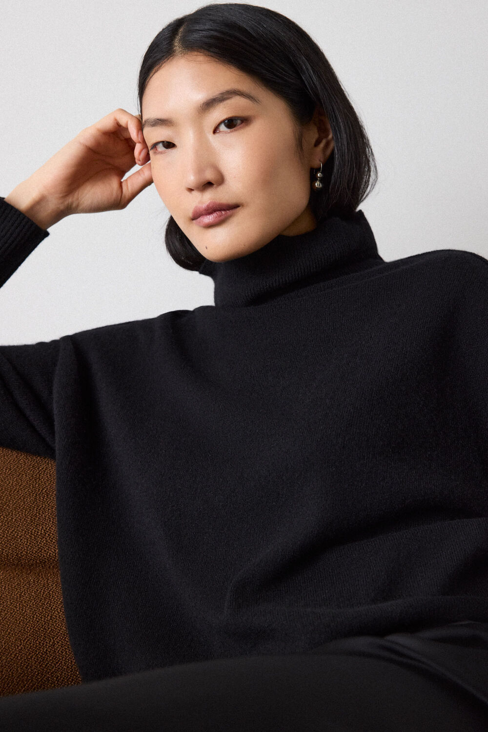 Black Cashmere Seam Roll Neck Knit