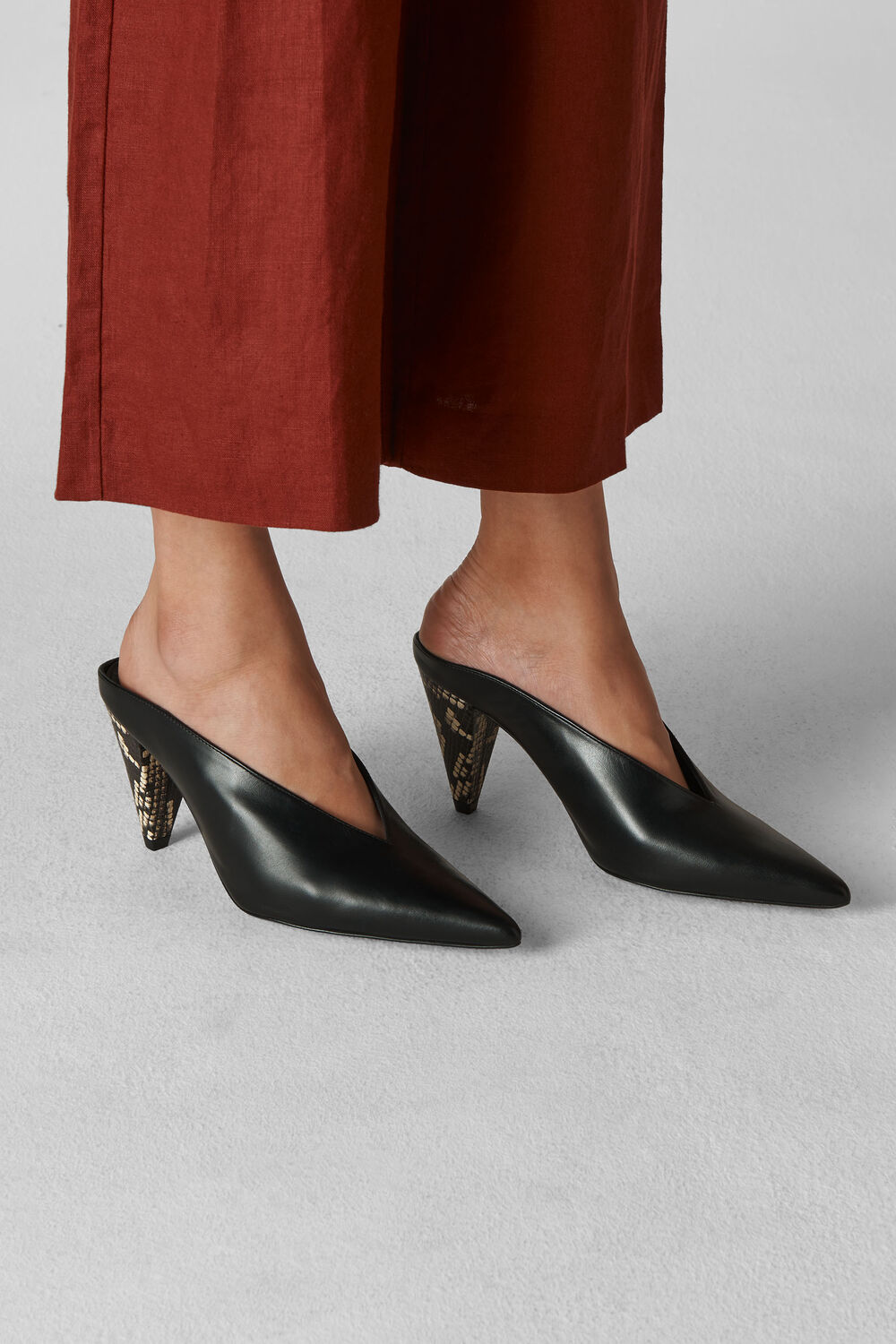 Ari Slip On Mule Black