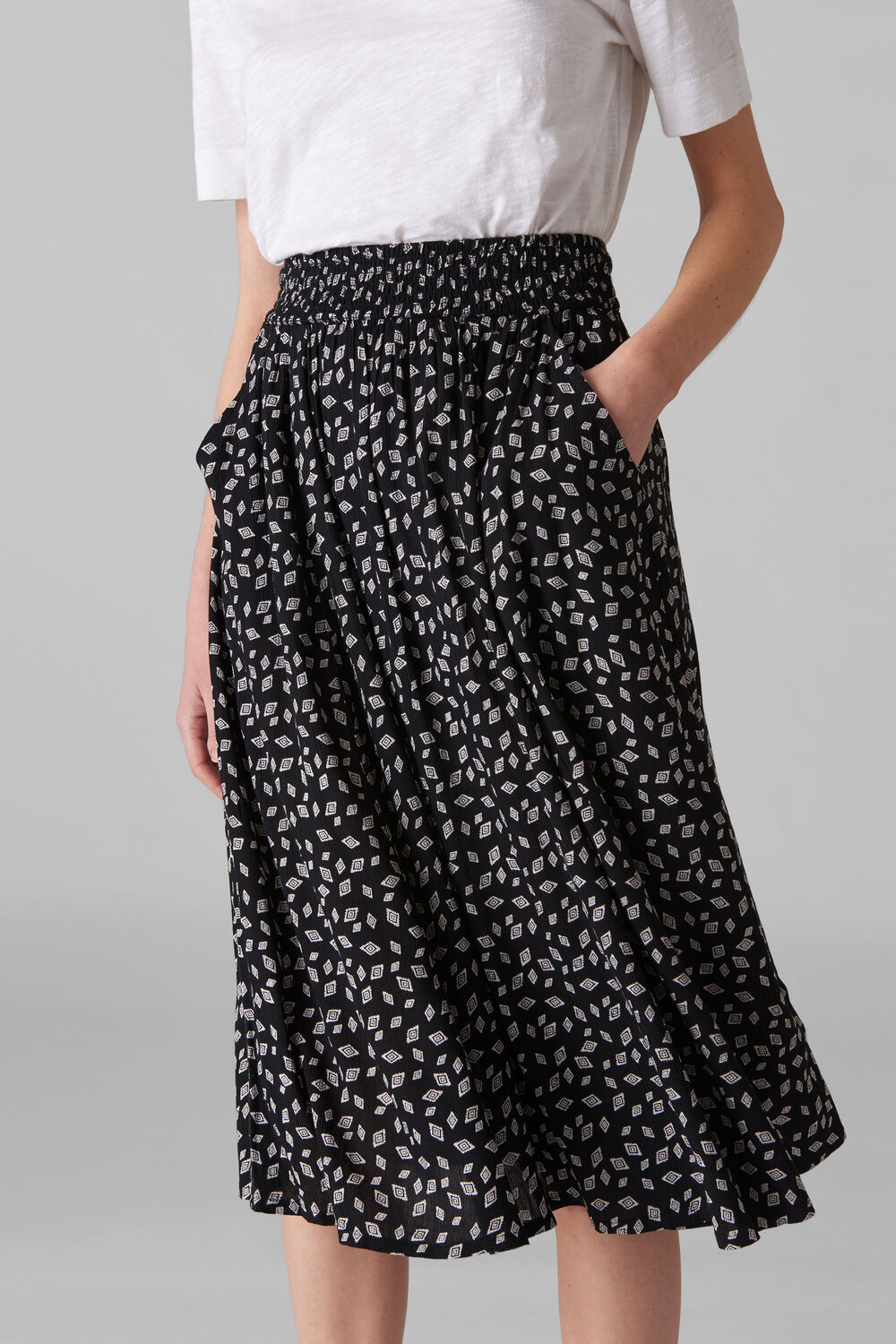 Gobi Print Textured Skirt Black and White