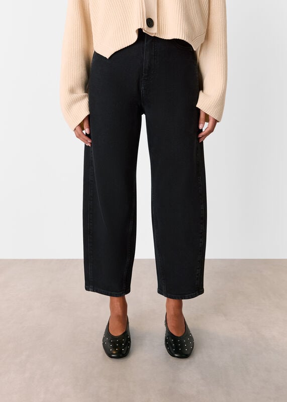 Black Petite Stretch Barrel Leg Jean