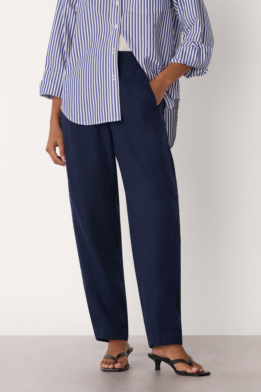 Navy Petite Linen Barrel Trouser