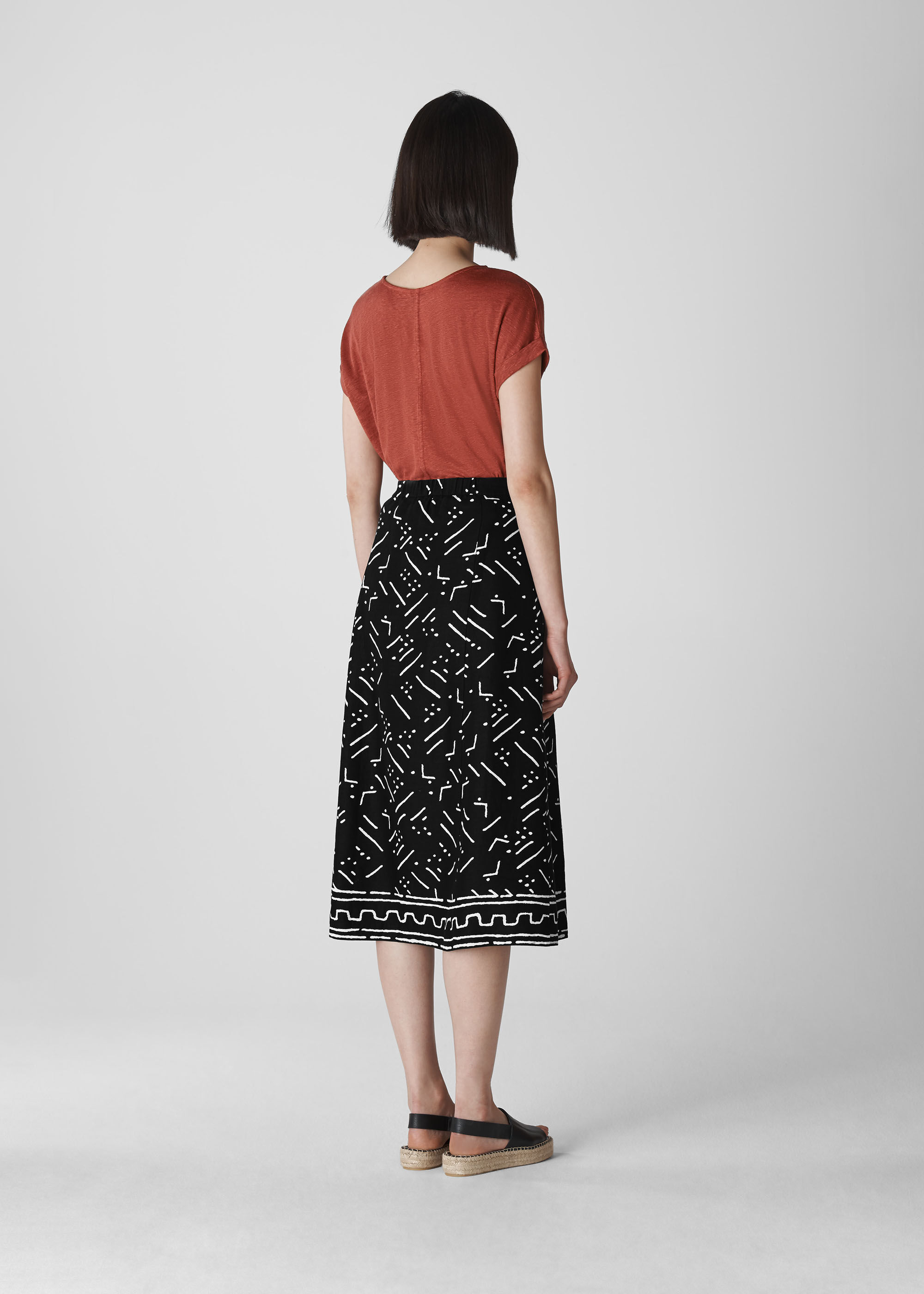 black knee length linen skirt