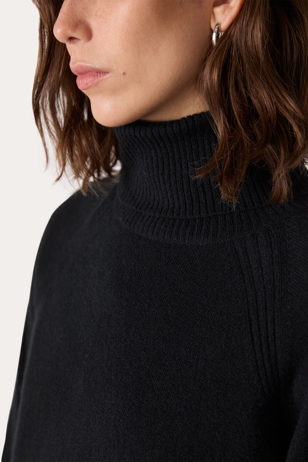 Black Cashmere Roll Neck