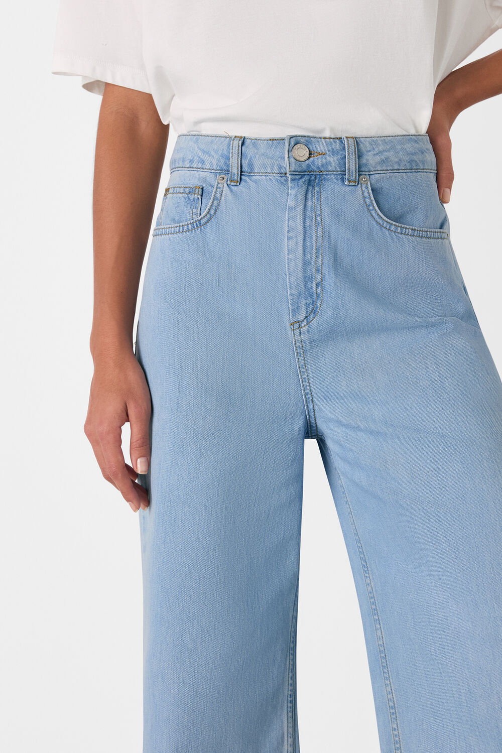 Wide Leg Cropped Jean