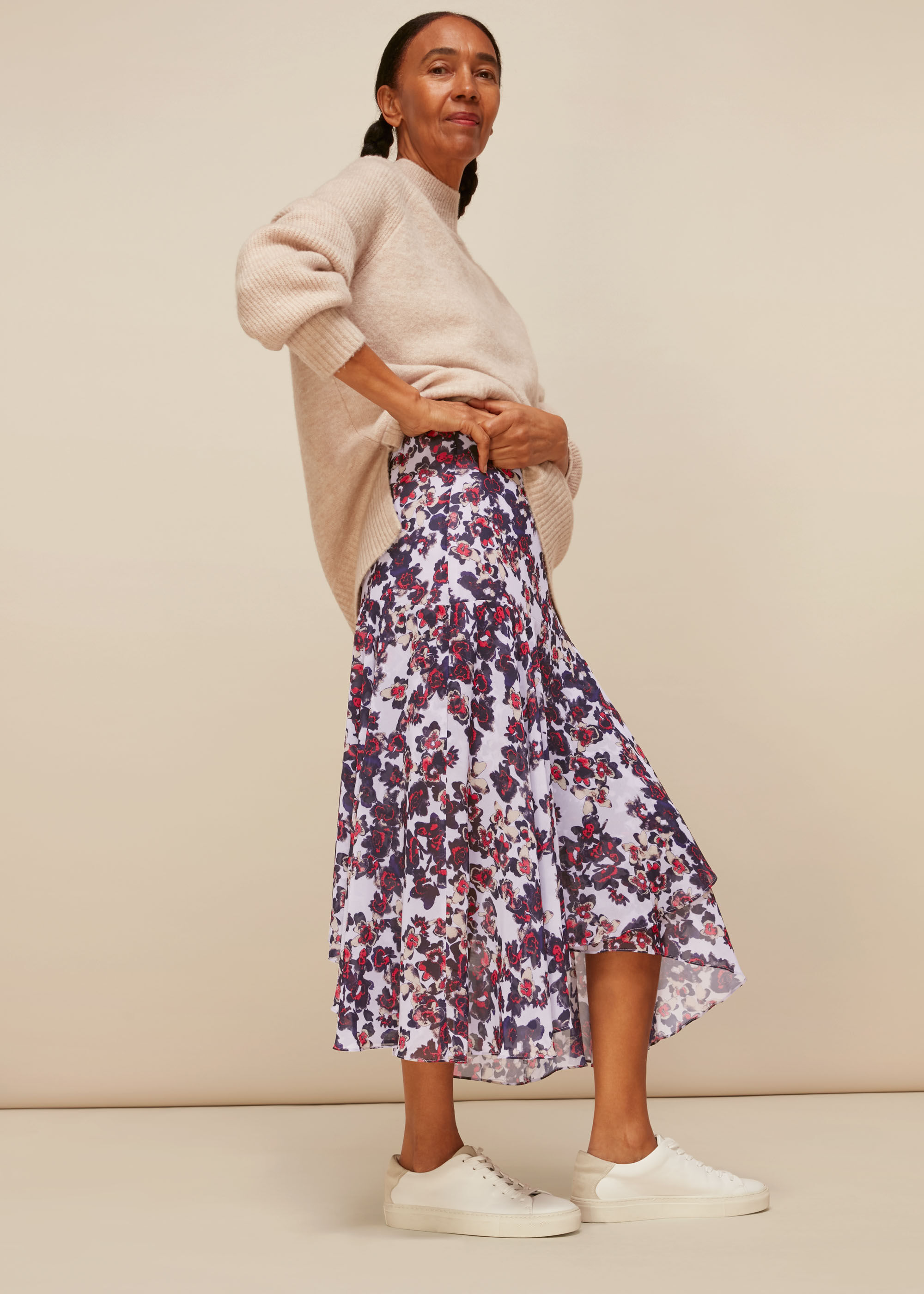 Asymmetrical skirt floral outlet