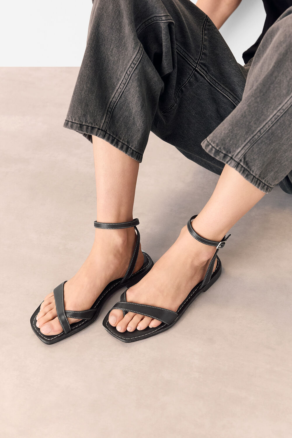 Black Toe Loop Strappy Sandal
