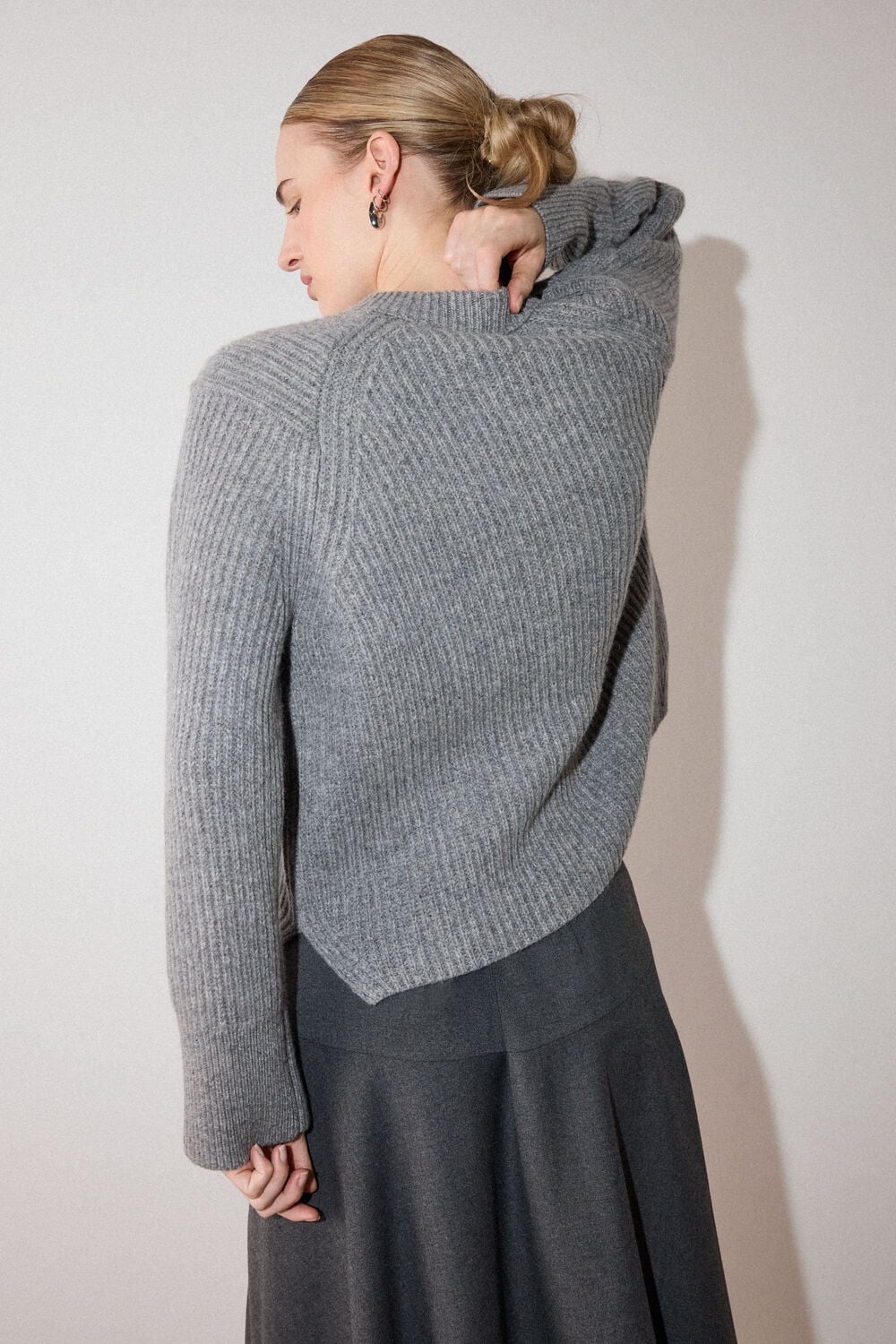 Grey Wool Chunky V Neck Rib Knit