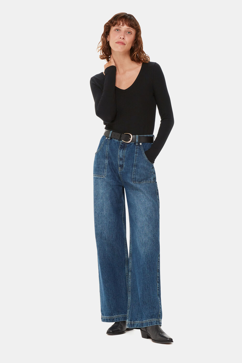 Essential Ribbed V Neck