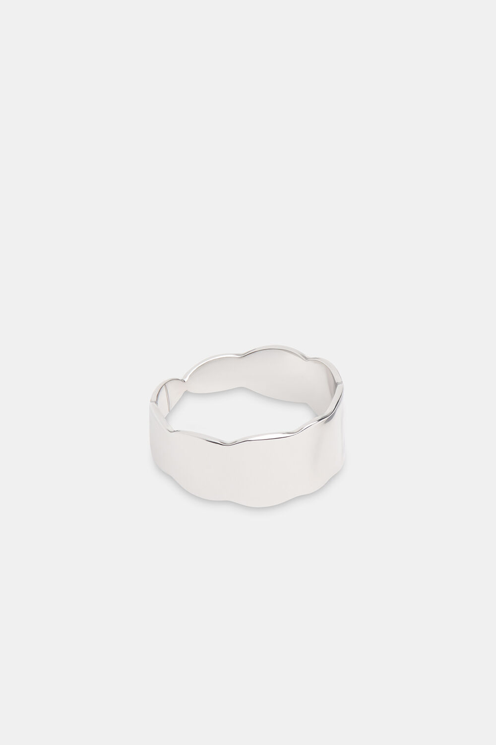 Scalloped Edge Ring