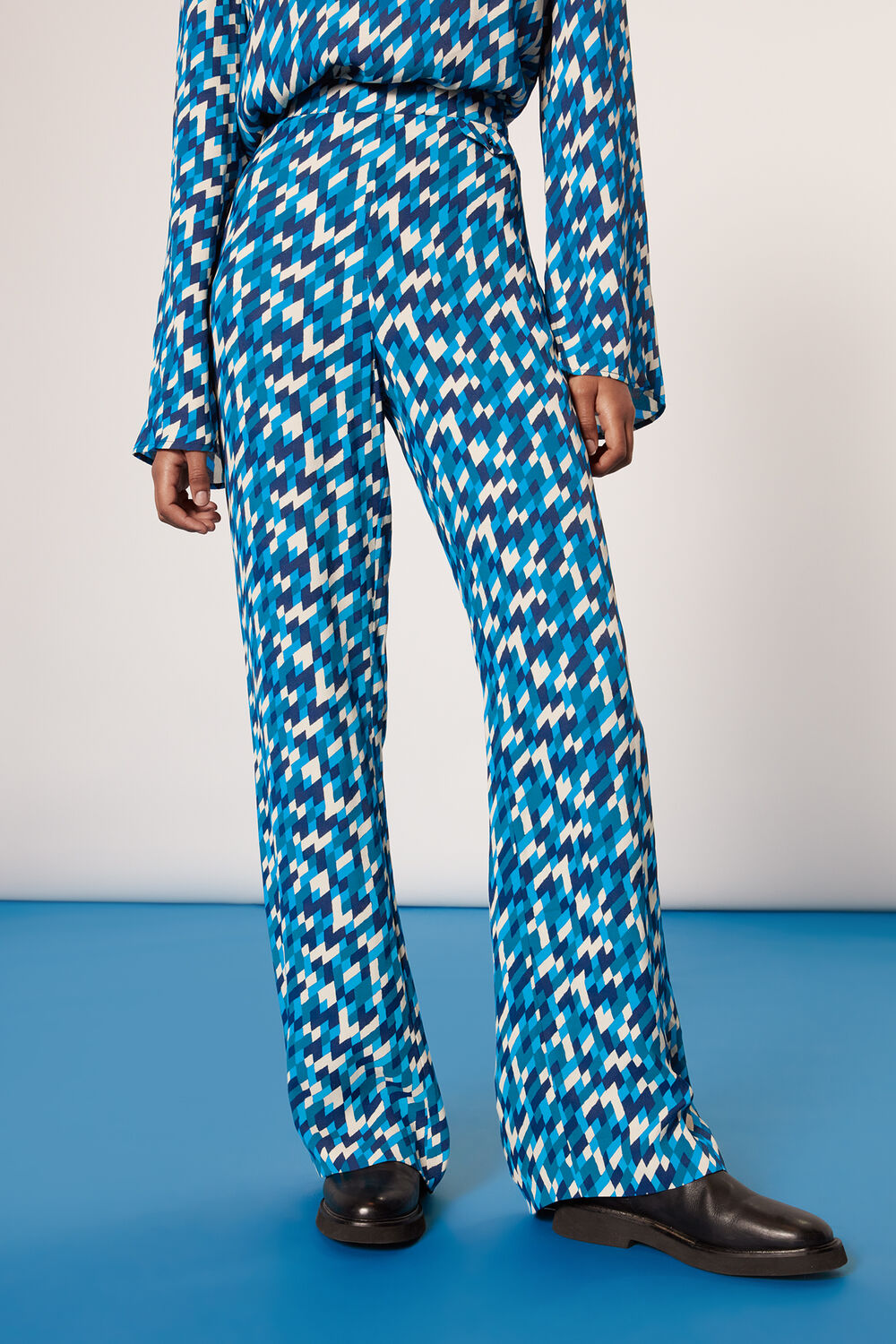 Diagonal Diamond Flare Trouser