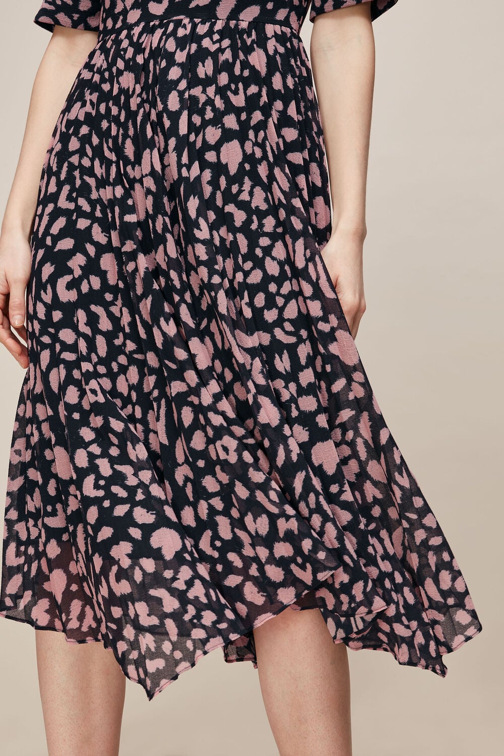 Brushed Cheetah Pleated Dress Multicolour