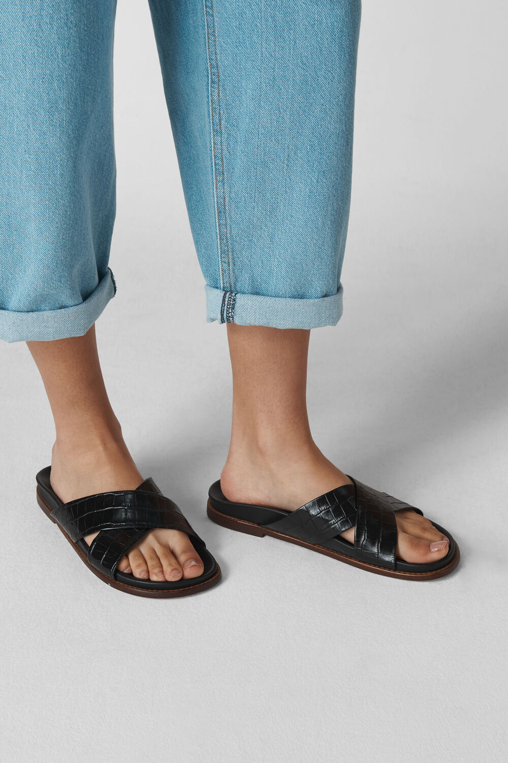 Hester Cross Strap Slider Black